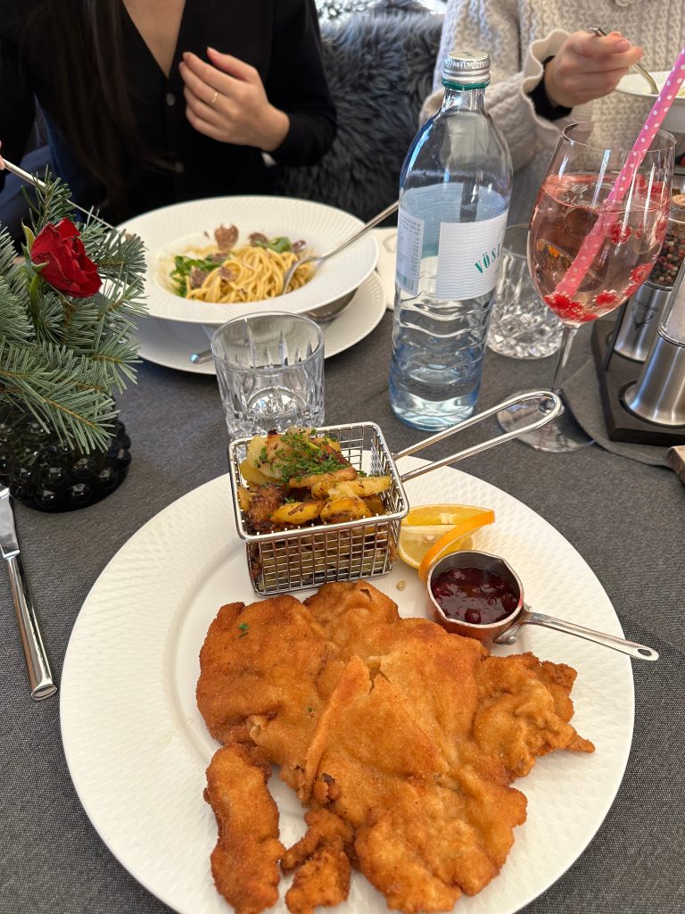 Comforting winter lunch outdoors, enjoying warm food as part of seasonal self-care and slow living. | THE DAILY HAPPINESS