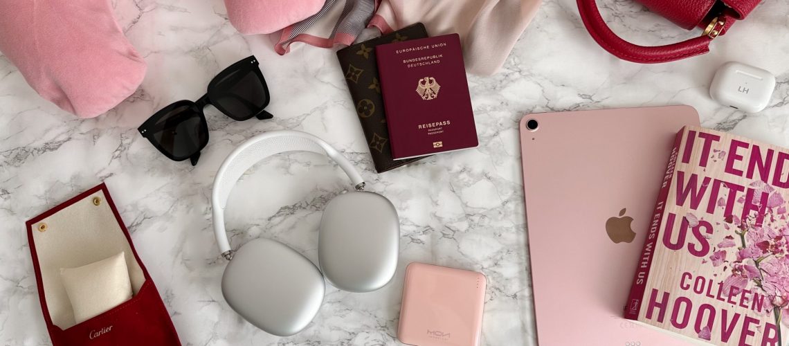 Carry-On Must-Haves for Jet-Set Girls | THE DAILY HAPPINESS